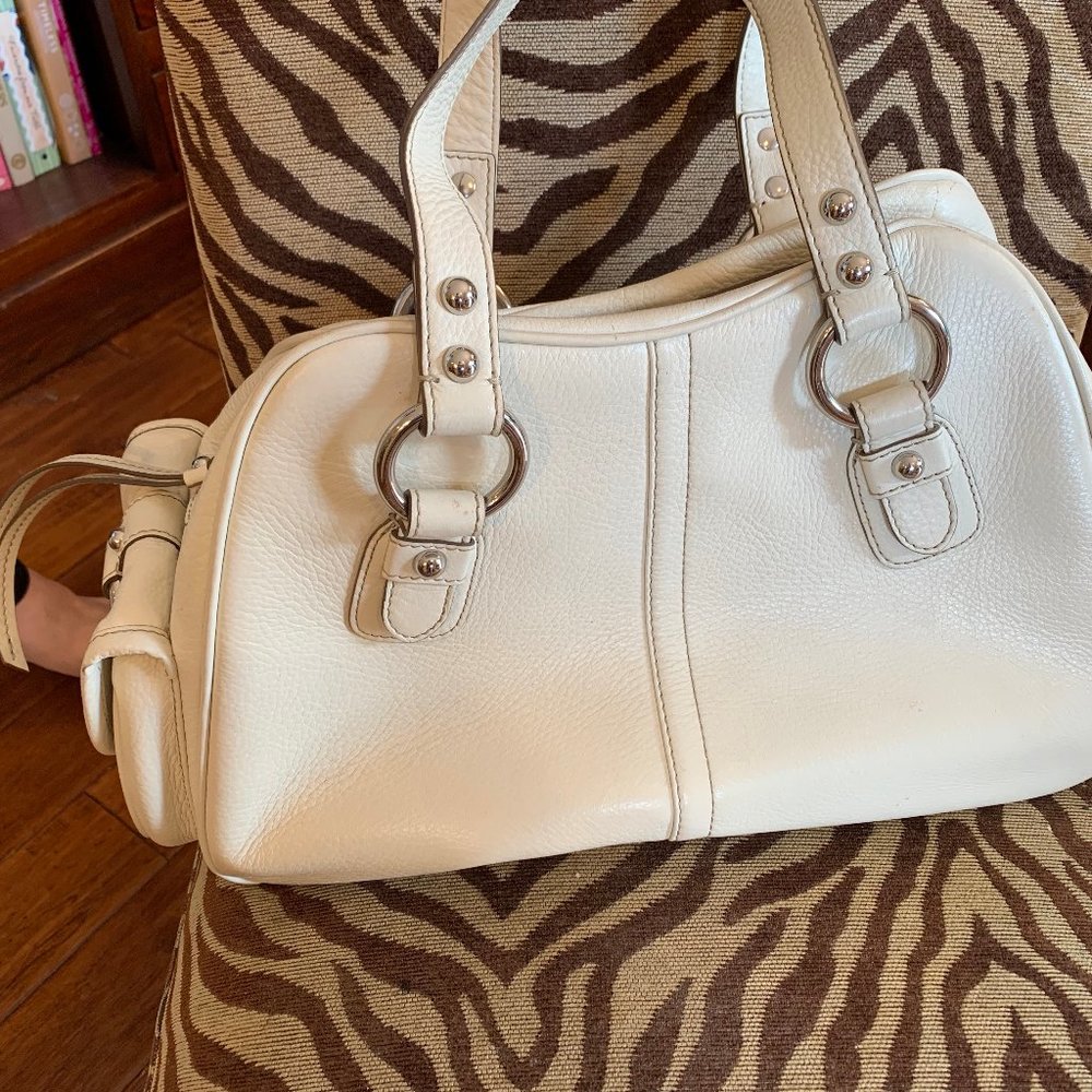 Off white leather bowling style hand bag